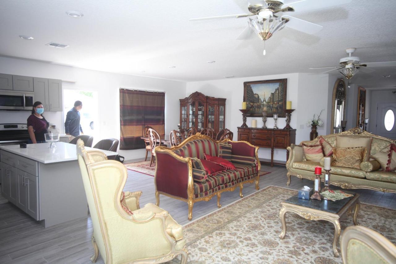 A Beautiful Queen Bedroom Орландо Екстериор снимка