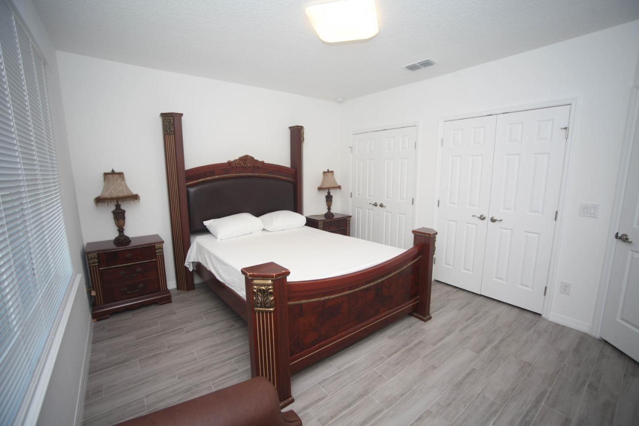 A Beautiful Queen Bedroom Орландо Екстериор снимка